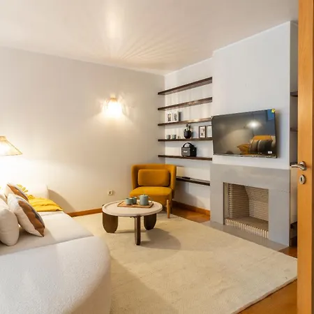 Διαμέρισμα 2 Bedroom With Garage 2 Minutes From The *