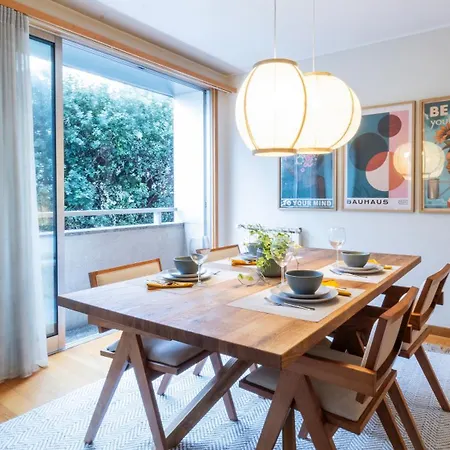 2 Bedroom With Garage 2 Minutes From The Διαμέρισμα