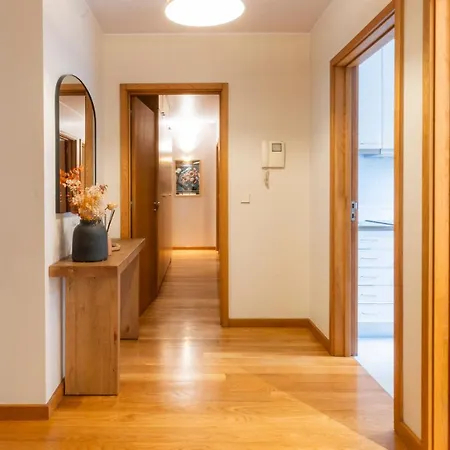 2 Bedroom With Garage 2 Minutes From The Matosinhos (Porto)