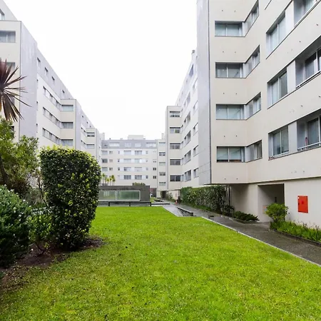 2 Bedroom With Garage 2 Minutes From The Lejlighed