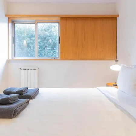 Διαμέρισμα 2 Bedroom With Garage 2 Minutes From The