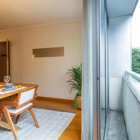2 Bedroom With Garage 2 Minutes From The Διαμέρισμα